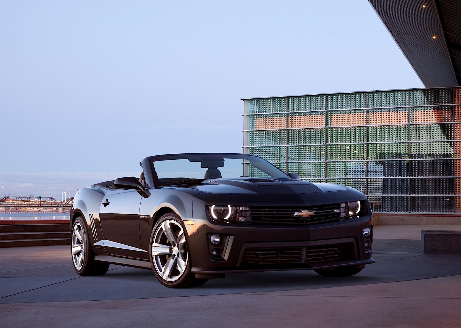 Chevrolet Camaro Convertible photo 20