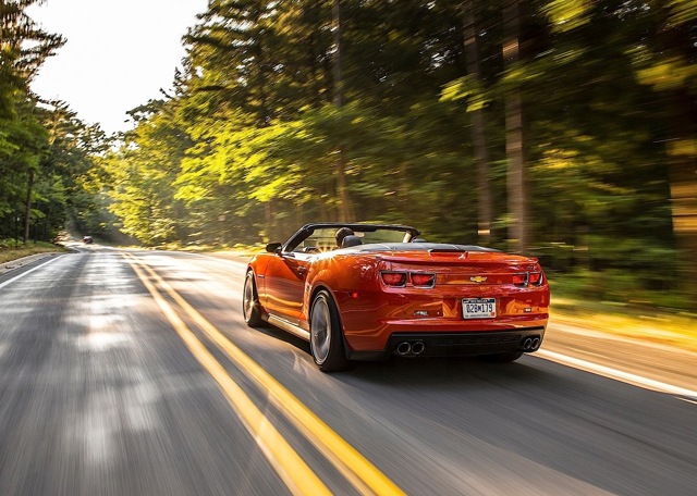 Chevrolet Camaro Convertible foto 32