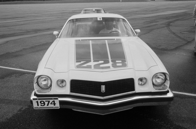 Chevrolet Camaro photo 3