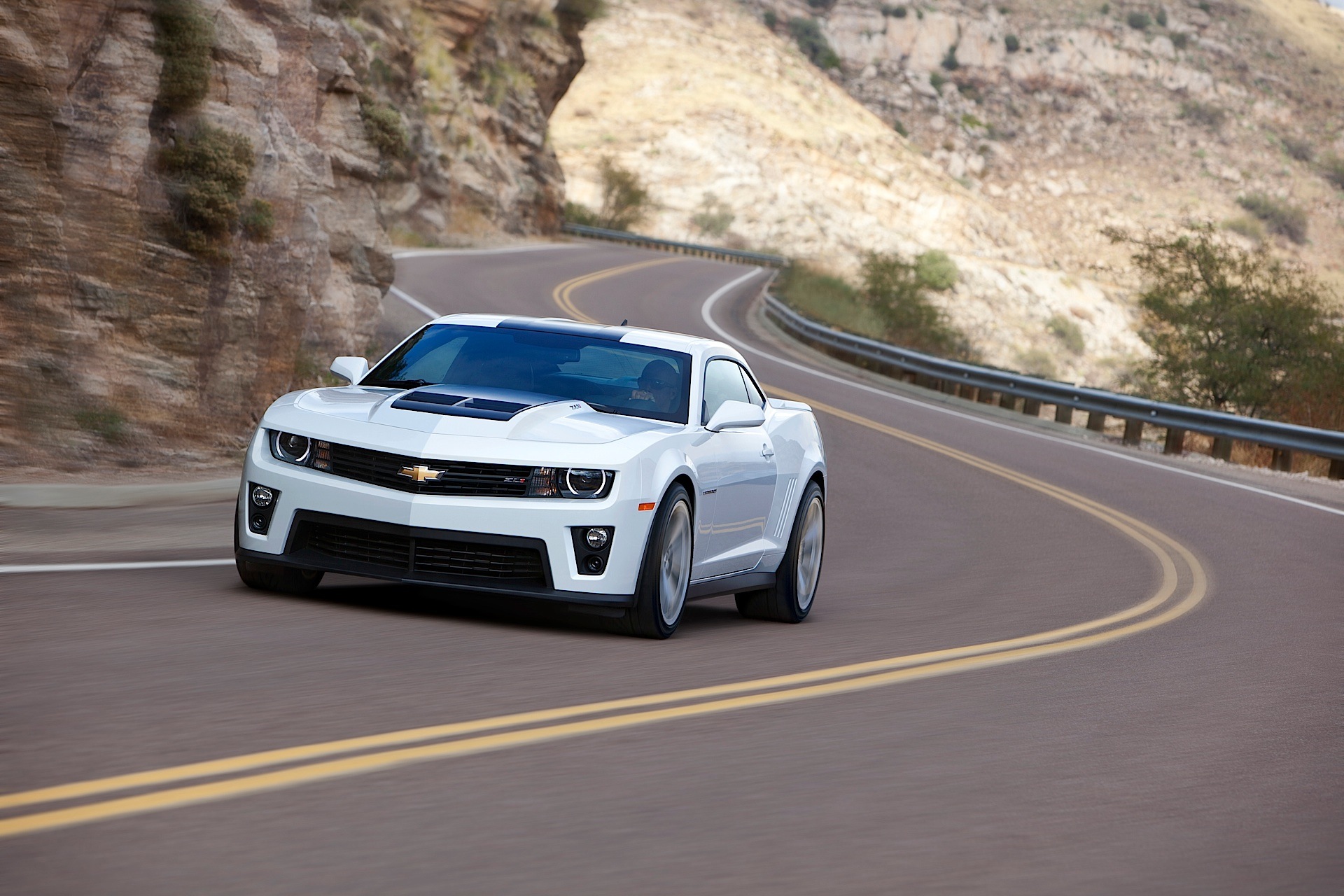 Chevrolet Camaro photo 3