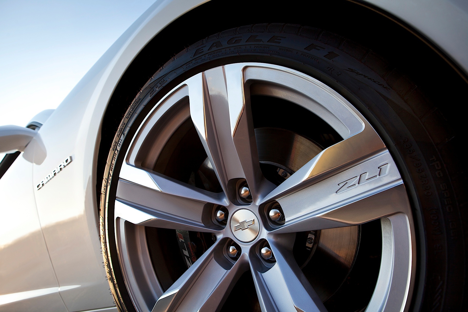 Chevrolet Camaro photo 4