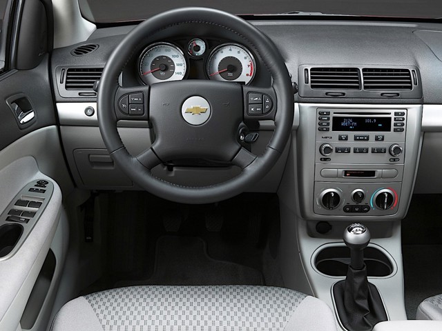 Chevrolet Cobalt Coupe Foto 15