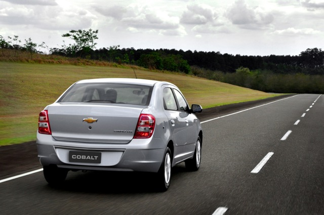 Chevrolet Cobalt Sedan photo 2