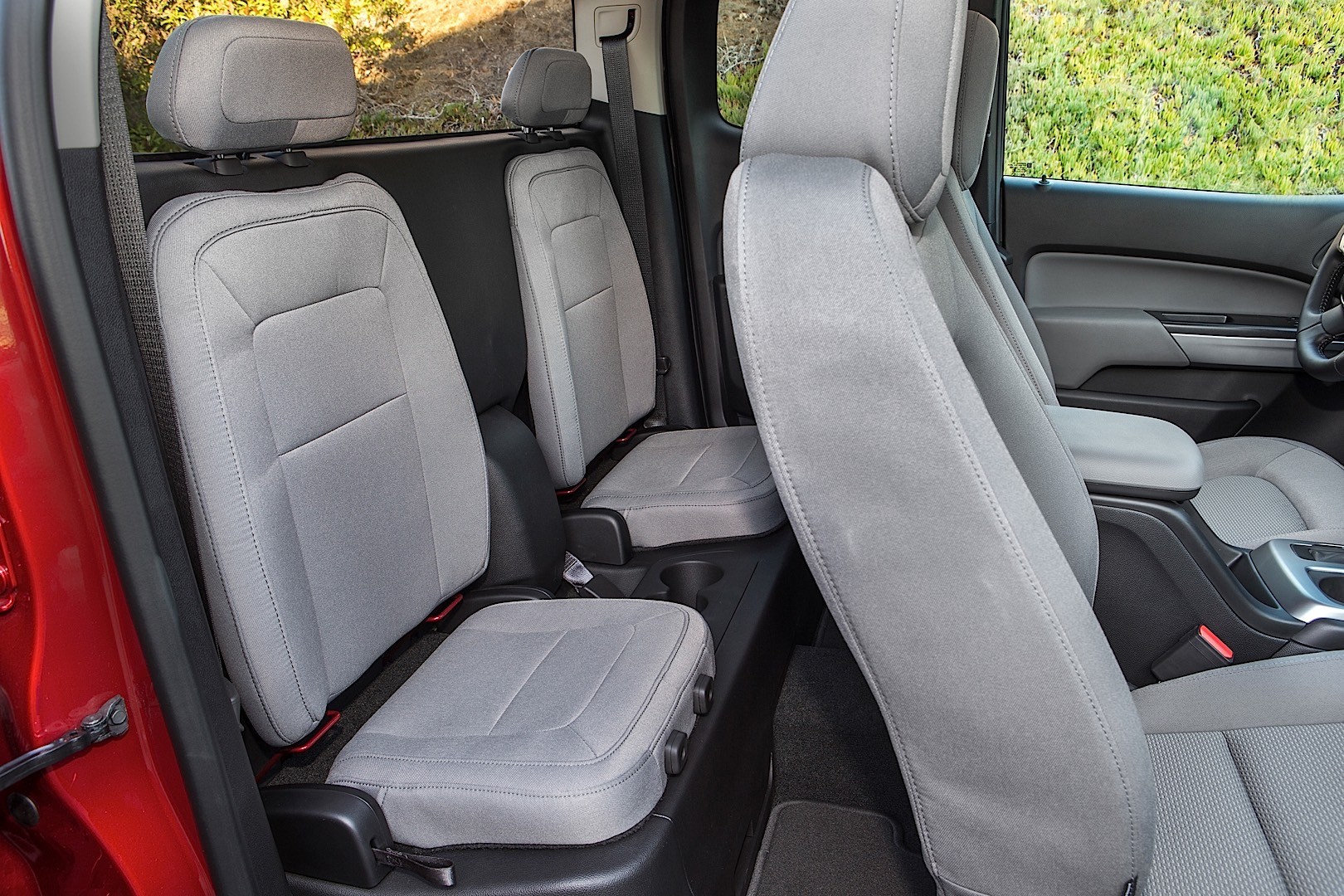 Chevrolet Colorado Extended Cab photo 15