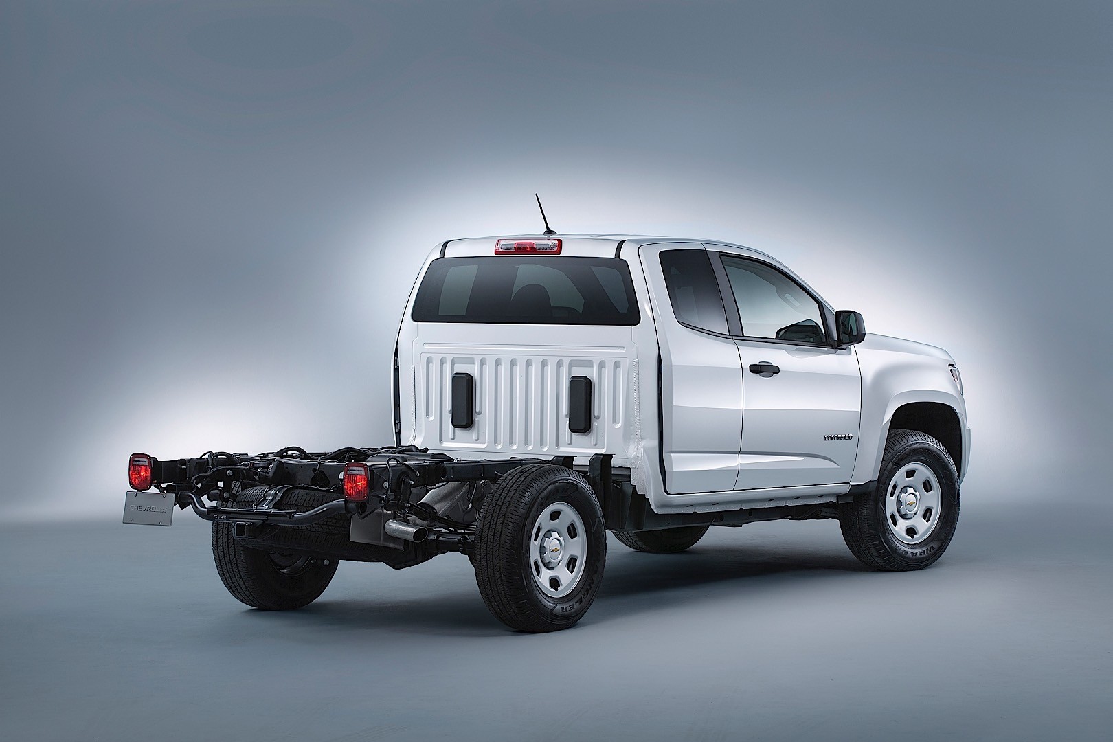 Chevrolet Colorado Extended Cab photo 6