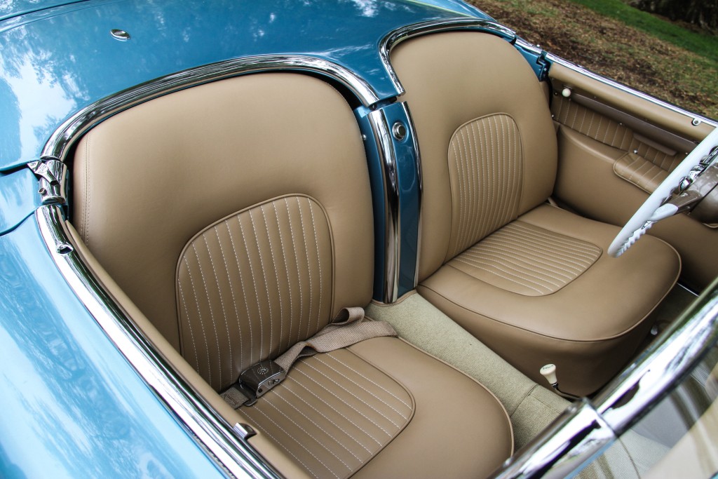 Chevrolet Corvette Convertible photo 42