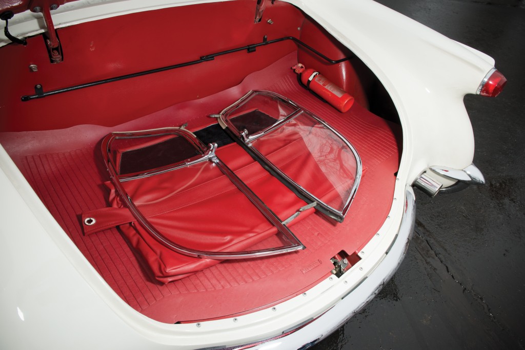 Chevrolet Corvette Convertible photo 48