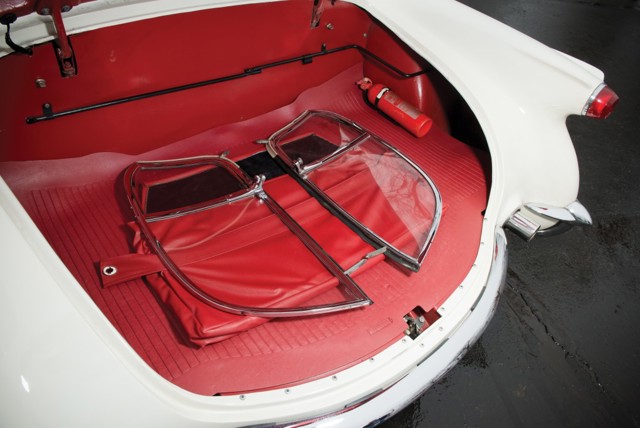 Chevrolet Corvette Convertible photo 48