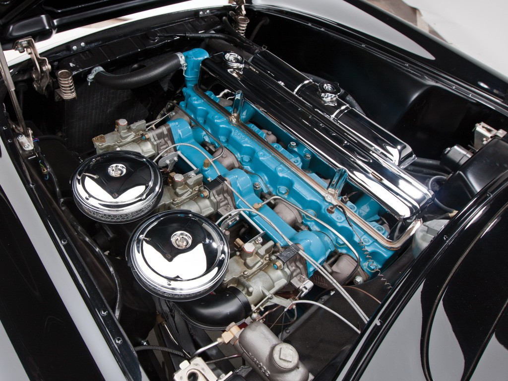 Chevrolet Corvette Convertible photo 34