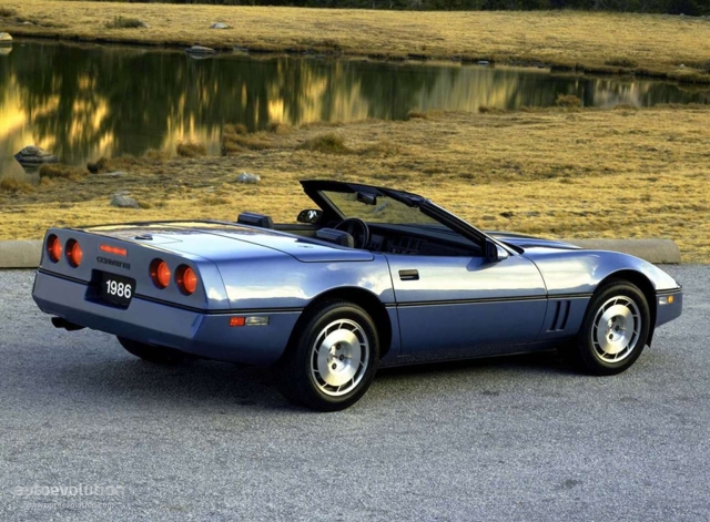 Chevrolet Corvette Convertible photo 2