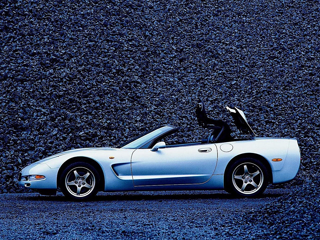 Chevrolet Corvette Convertible photo 12