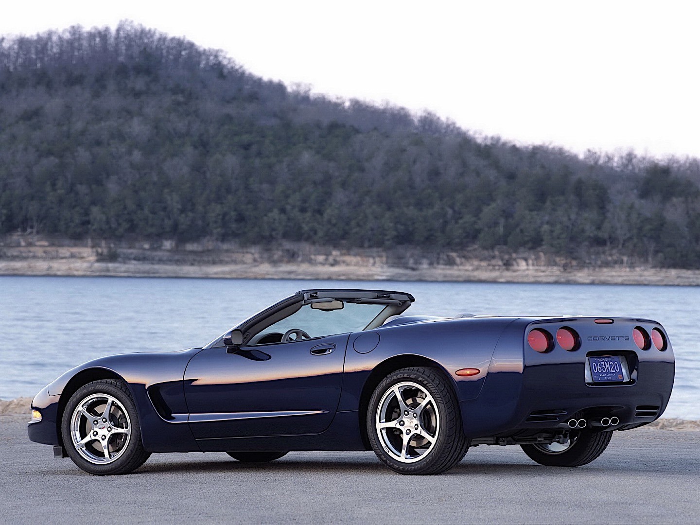 Chevrolet Corvette Convertible photo 24