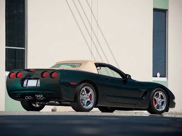 Chevrolet Corvette Convertible photo 25