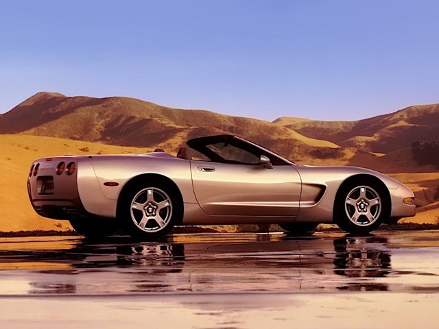 Chevrolet Corvette Convertible photo 26
