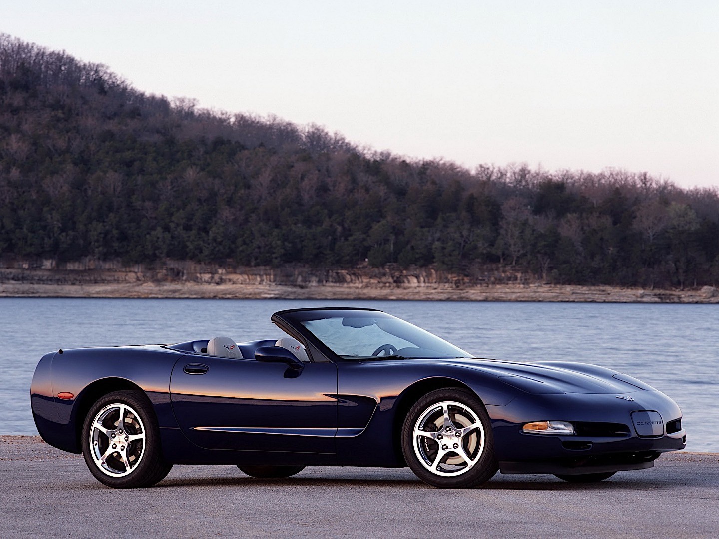 Chevrolet Corvette Convertible photo 35