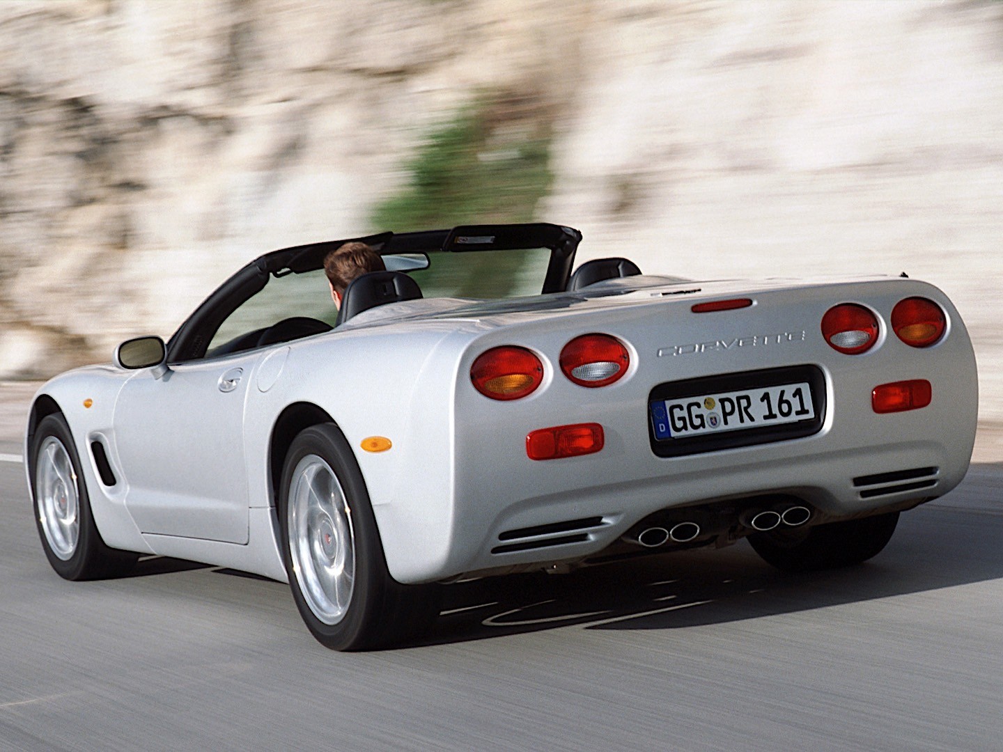 Chevrolet Corvette Convertible photo 38