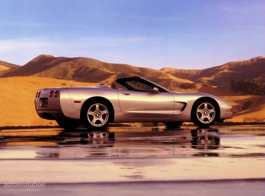 Chevrolet Corvette Convertible photo 3