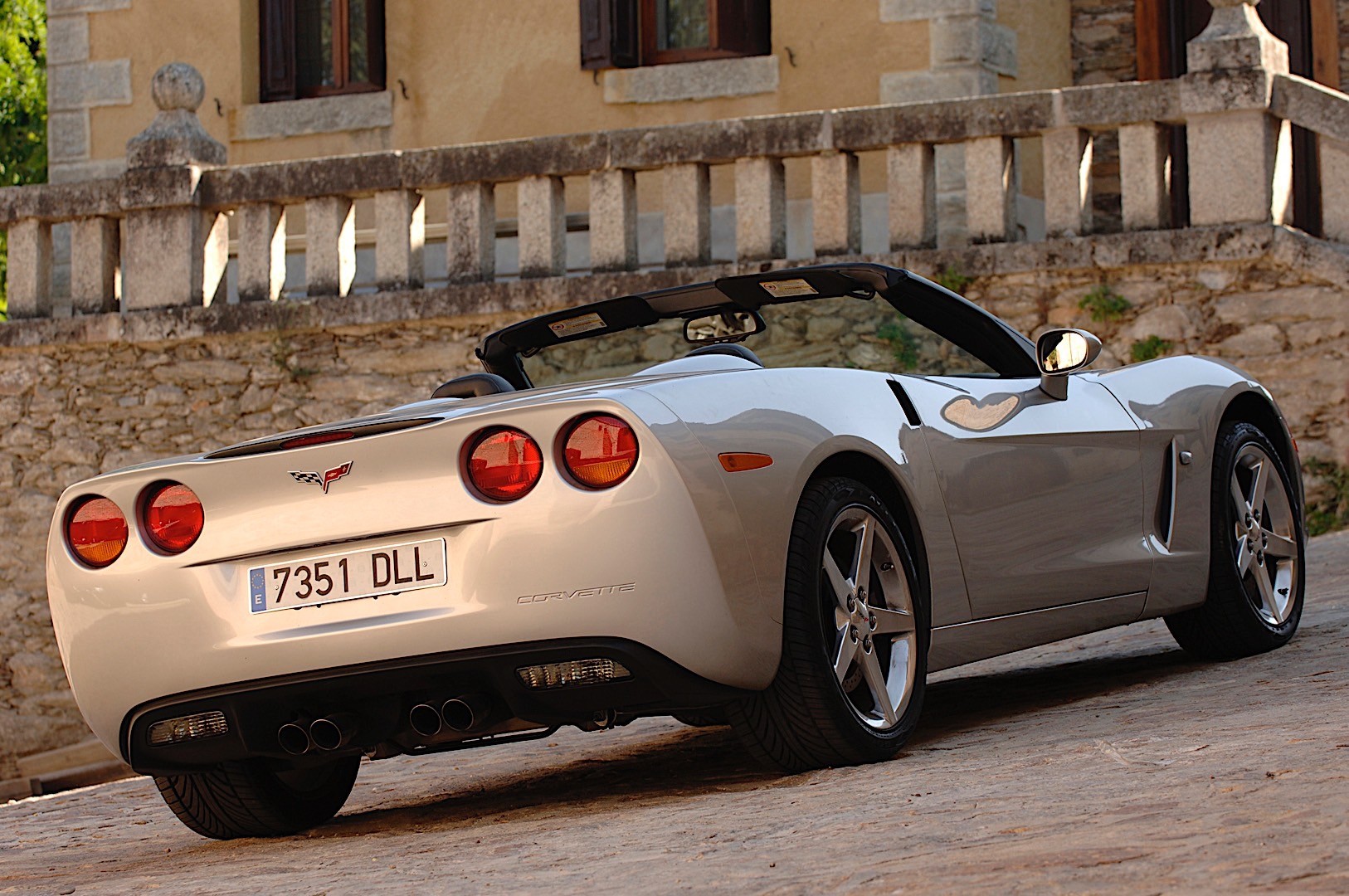 Chevrolet Corvette Convertible photo 11