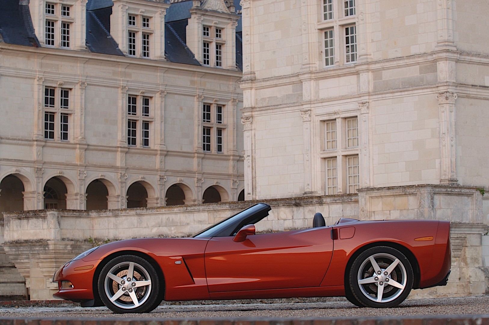 Chevrolet Corvette Convertible photo 22