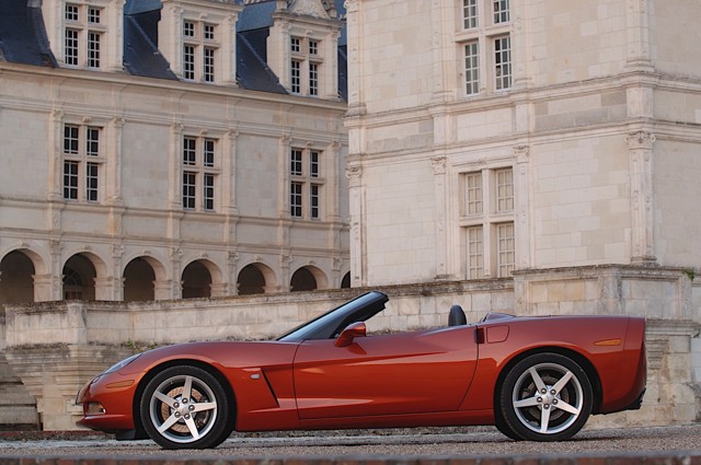 Chevrolet Corvette Convertible photo 22