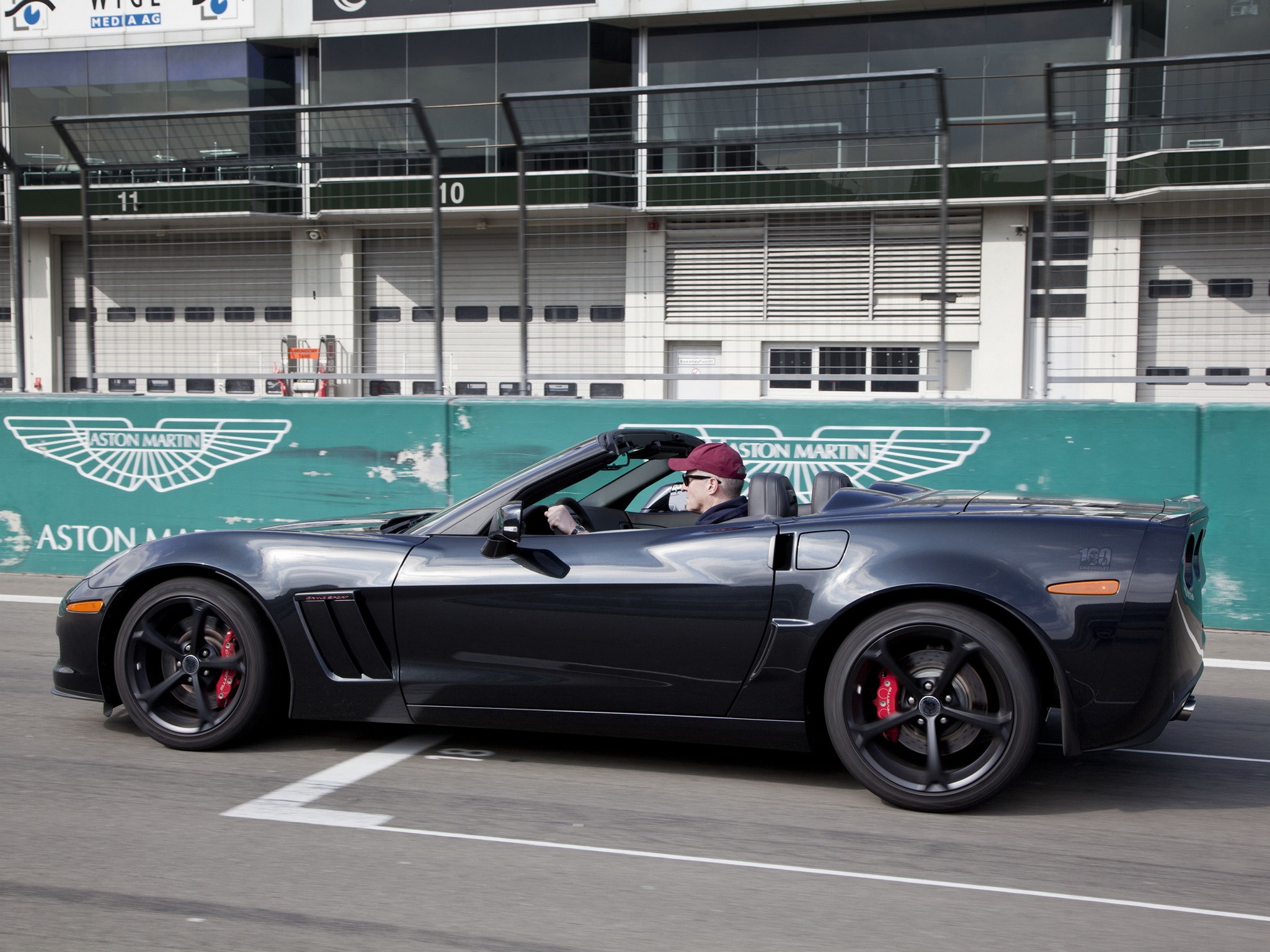 Chevrolet Corvette Convertible photo 17