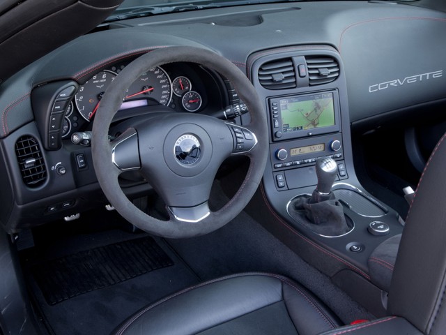 Chevrolet Corvette Convertible photo 28