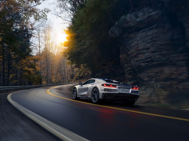 Chevrolet Corvette Convertible photo 2