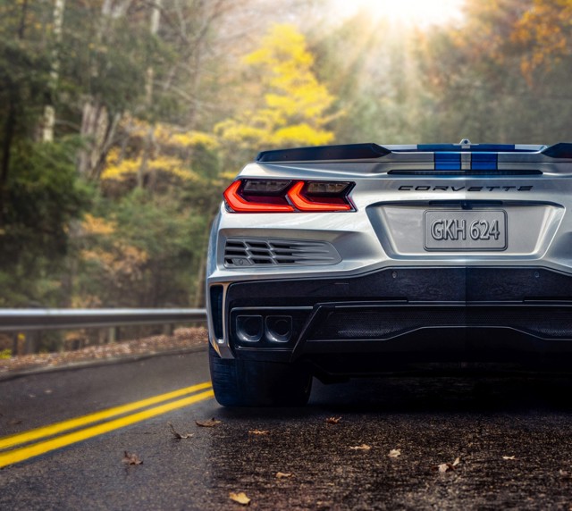 Chevrolet Corvette Convertible photo 3
