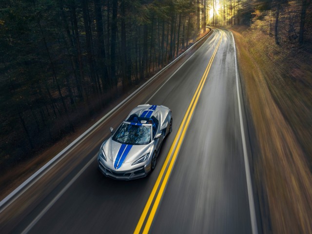 Chevrolet Corvette Convertible photo 4