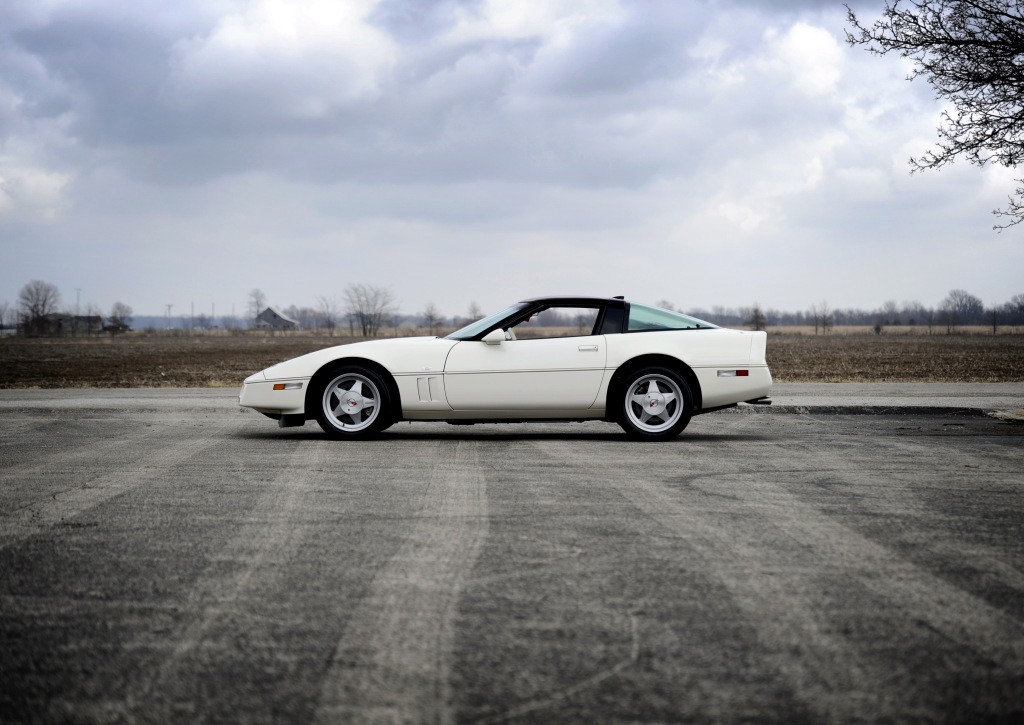 Chevrolet Corvette Coupe photo 14