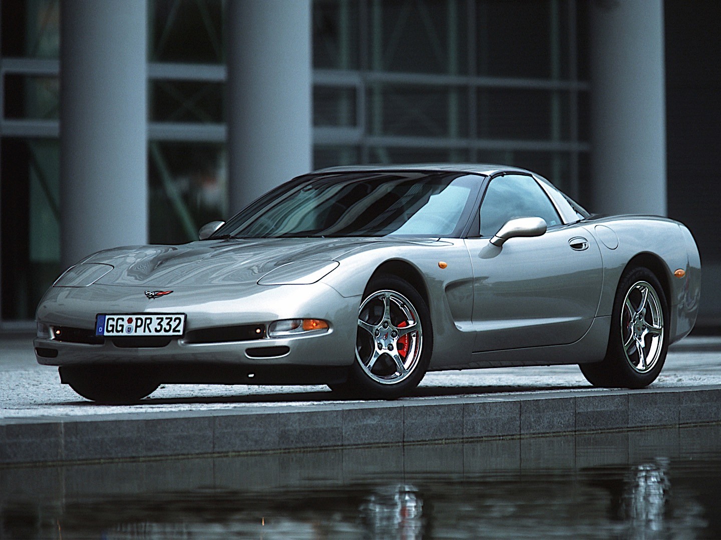 Chevrolet Corvette Coupe photo 9