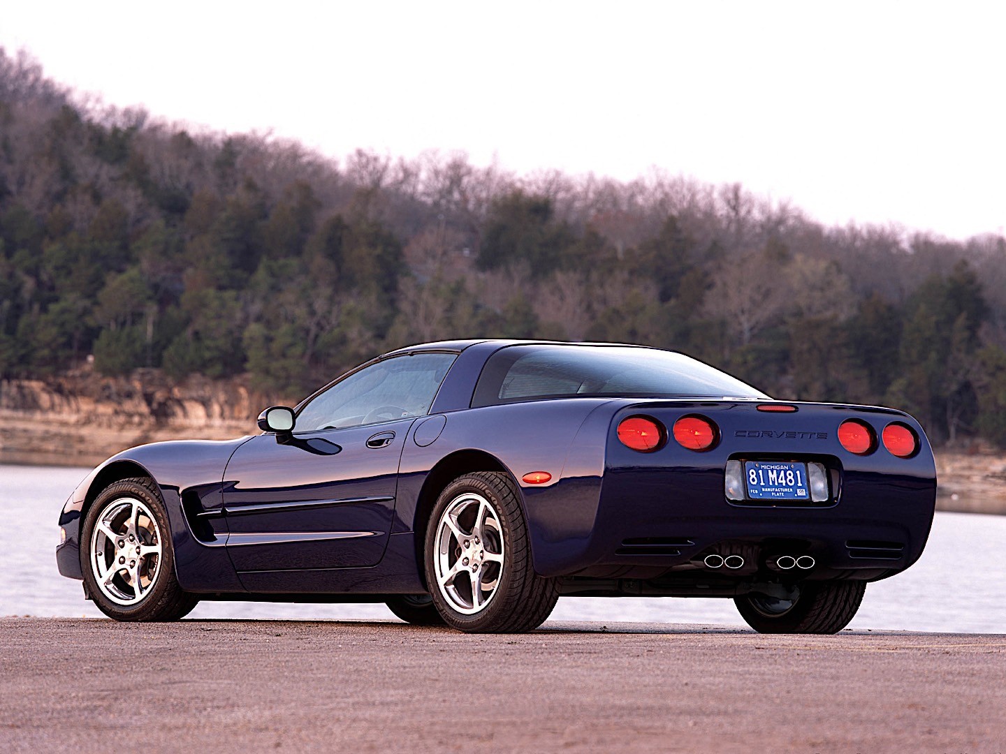 Chevrolet Corvette Coupe photo 17