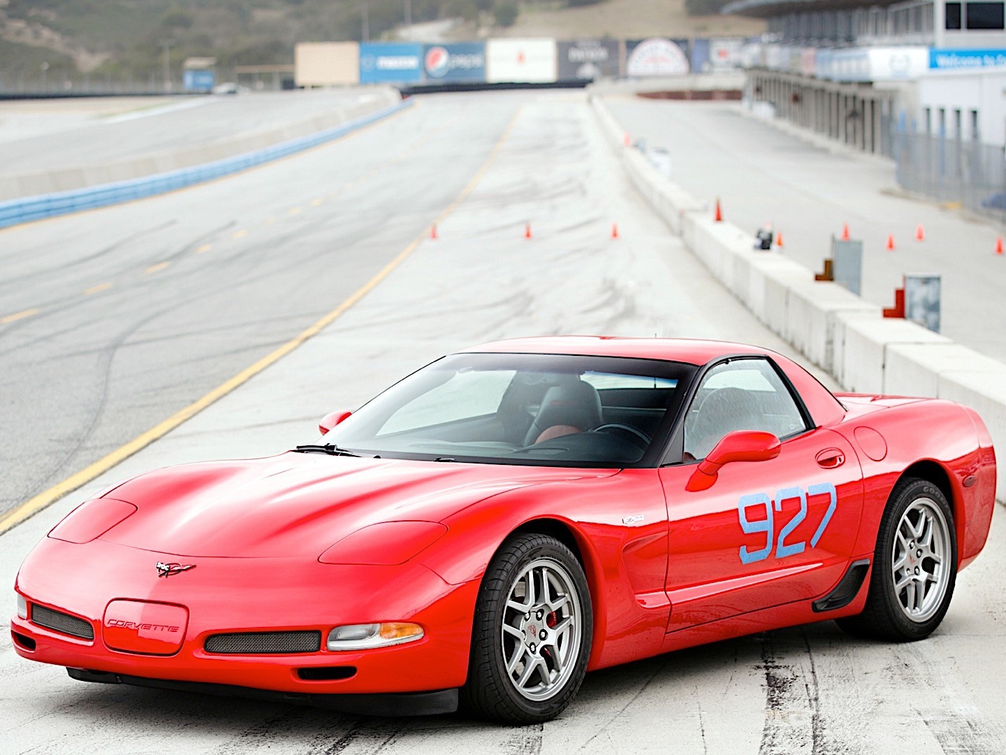 Chevrolet Corvette Coupe photo 14