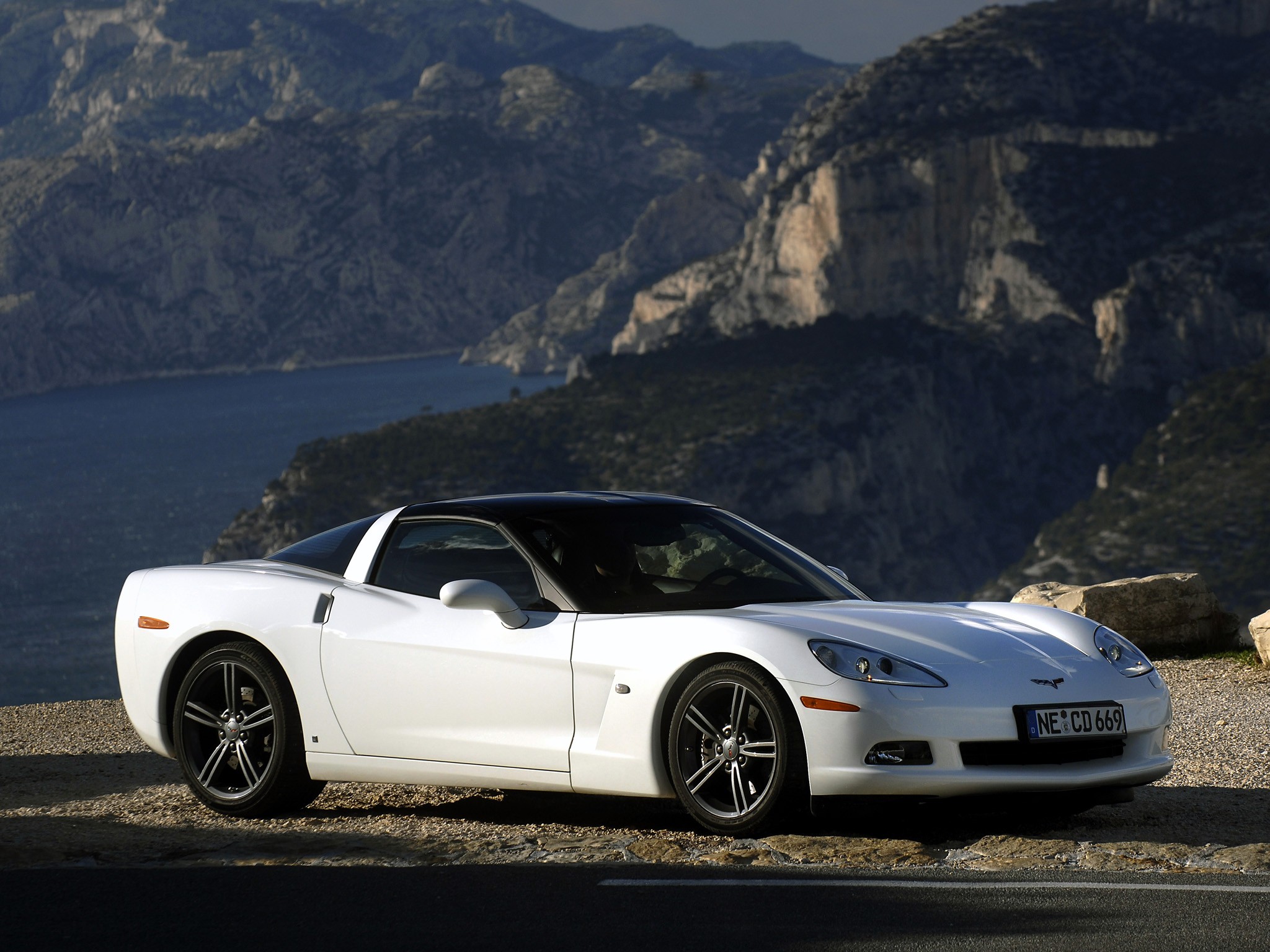 Chevrolet Corvette Coupe photo 14