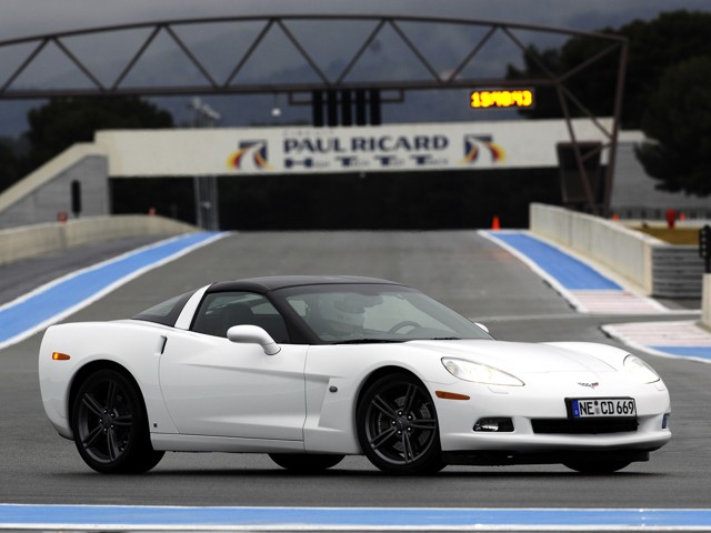 Chevrolet Corvette Coupe photo 18