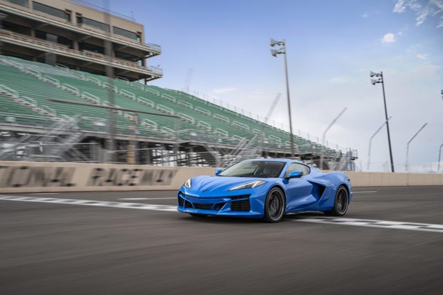 Chevrolet Corvette Coupe photo 11