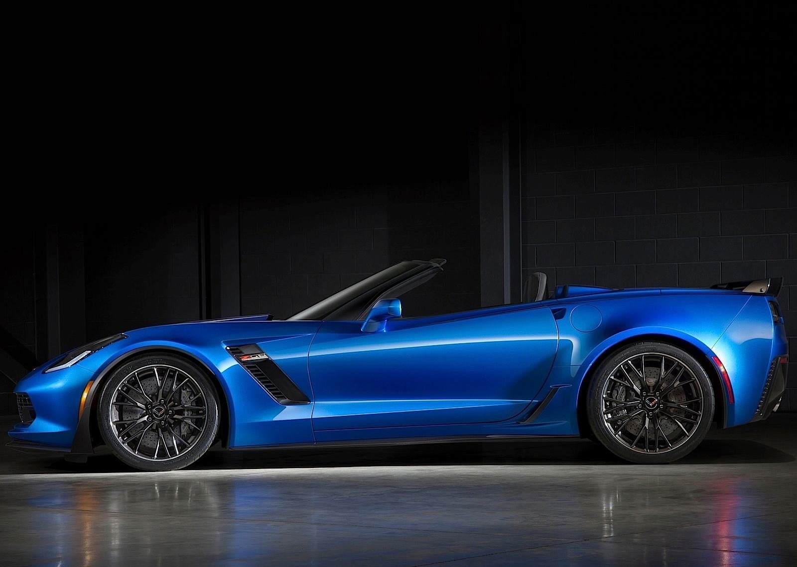 Chevrolet Corvette Z06 Convertible photo 25