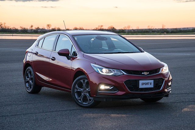Chevrolet Cruze - 5 Doors photo 2