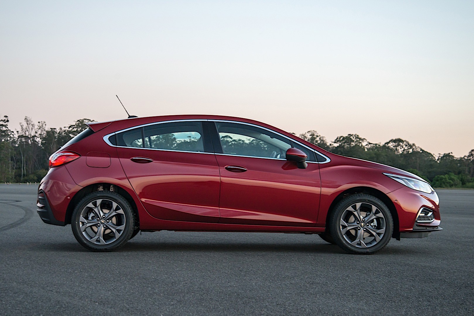 Chevrolet Cruze - 5 Doors photo 11