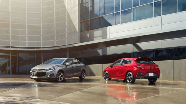 Chevrolet Cruze - 5 Doors photo 2