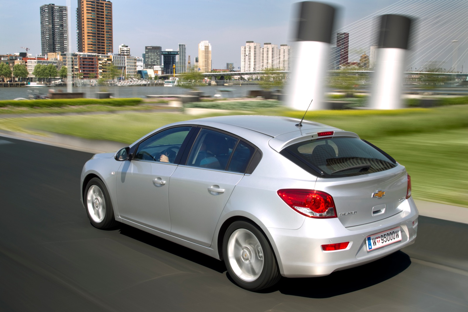 Chevrolet Cruze - 5 Doors photo 4