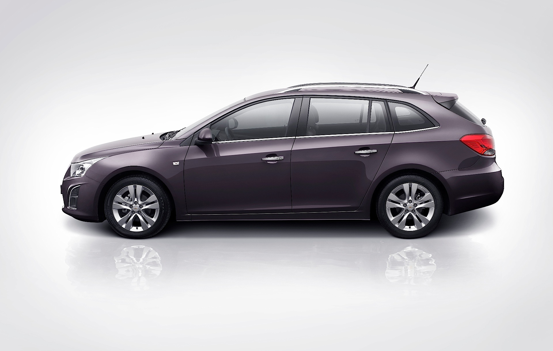 Chevrolet Cruze Wagon photo 2