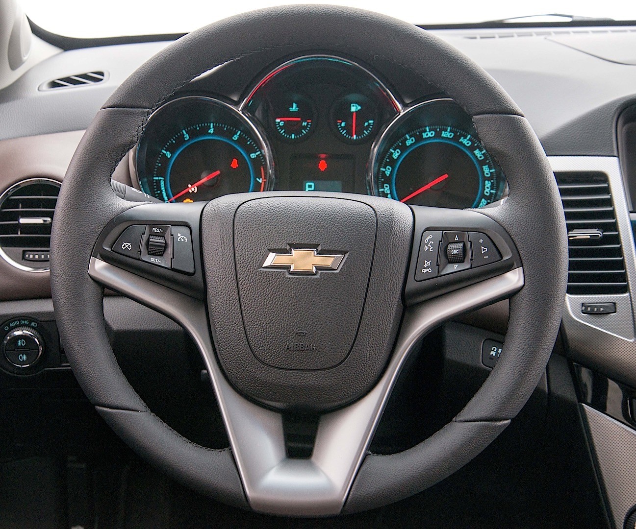 Chevrolet Cruze photo 87