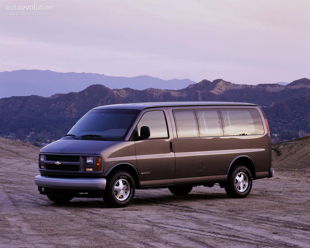 Chevrolet Express photo 2