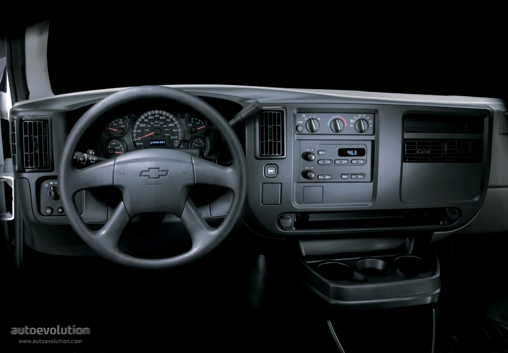 Chevrolet Express photo 7