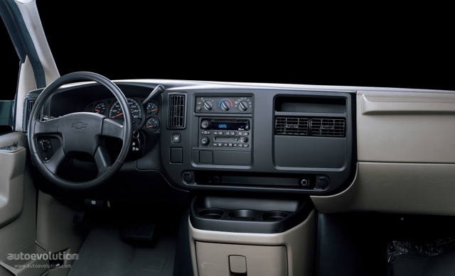 Chevrolet Express photo 8