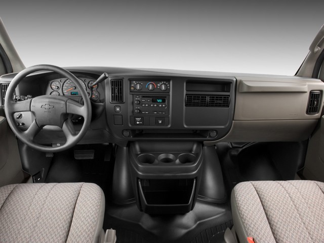 Chevrolet Express photo 51