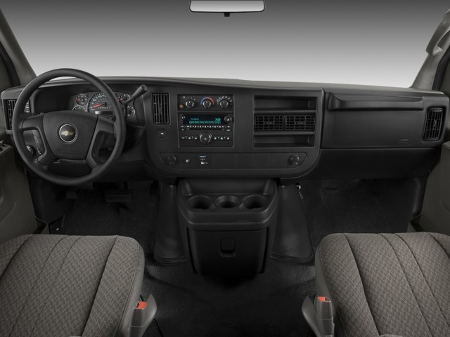 Chevrolet Express photo 54