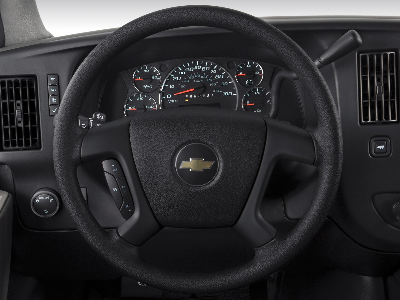 Chevrolet Express photo 56