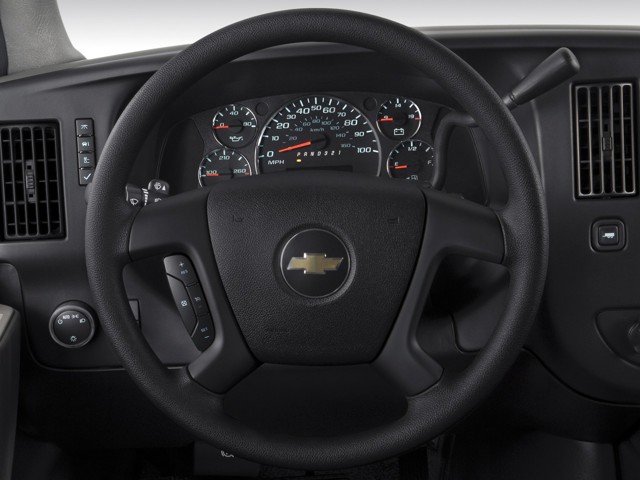Chevrolet Express photo 56